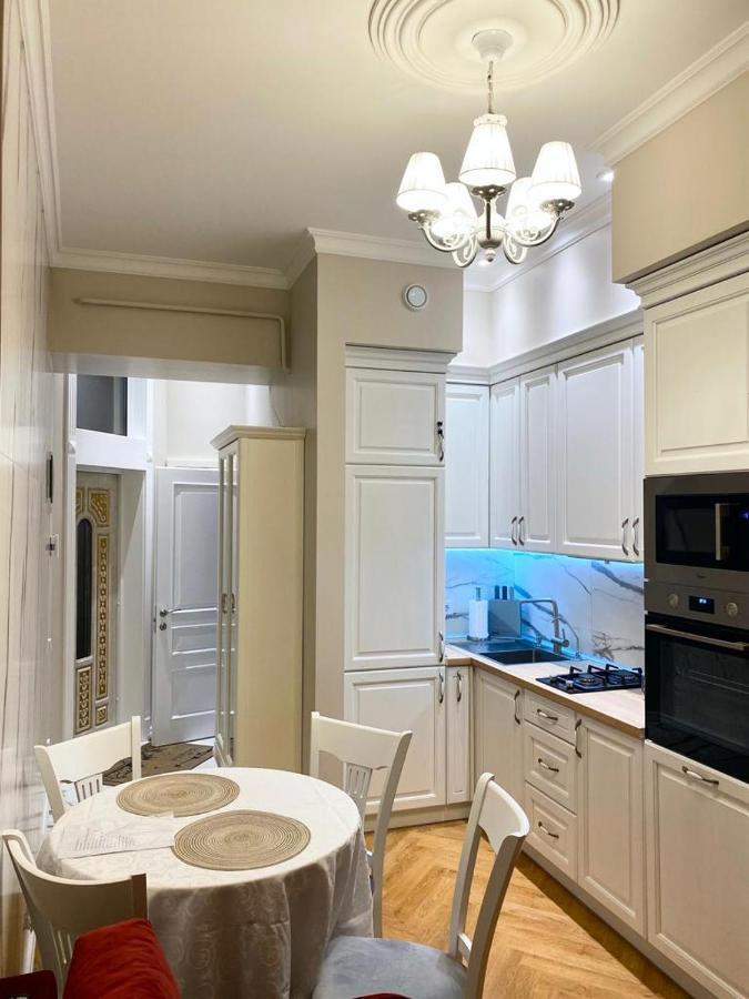 Grand De Luxe Residence Львов Экстерьер фото