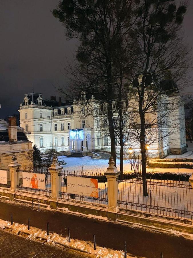 Grand De Luxe Residence Львов Экстерьер фото